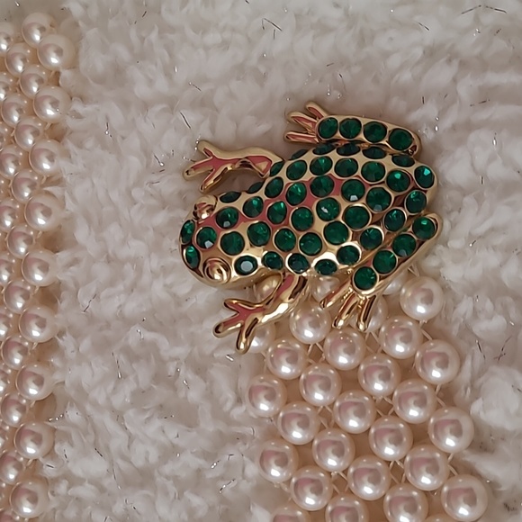 One of a kind beautiful frog belt with emerald colored stones - Picture 2 of 4